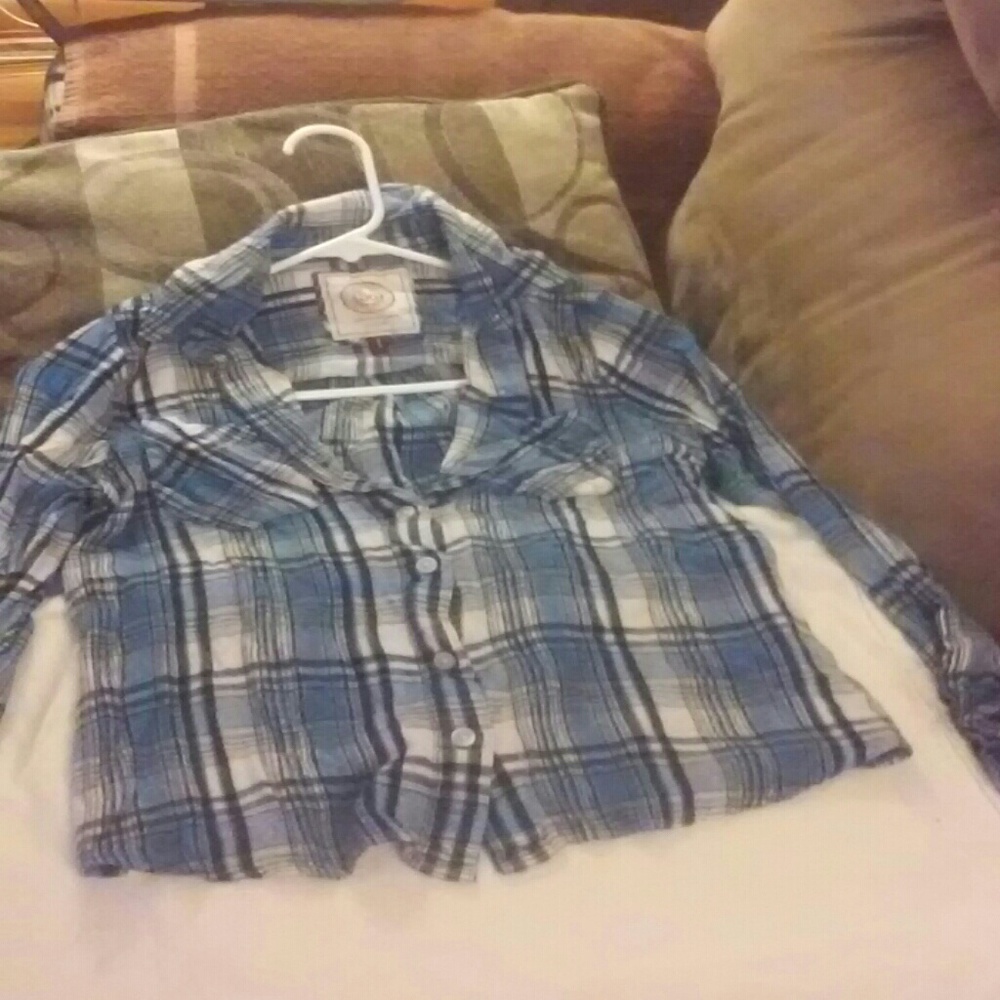 Long sleeve comparable bladed button up